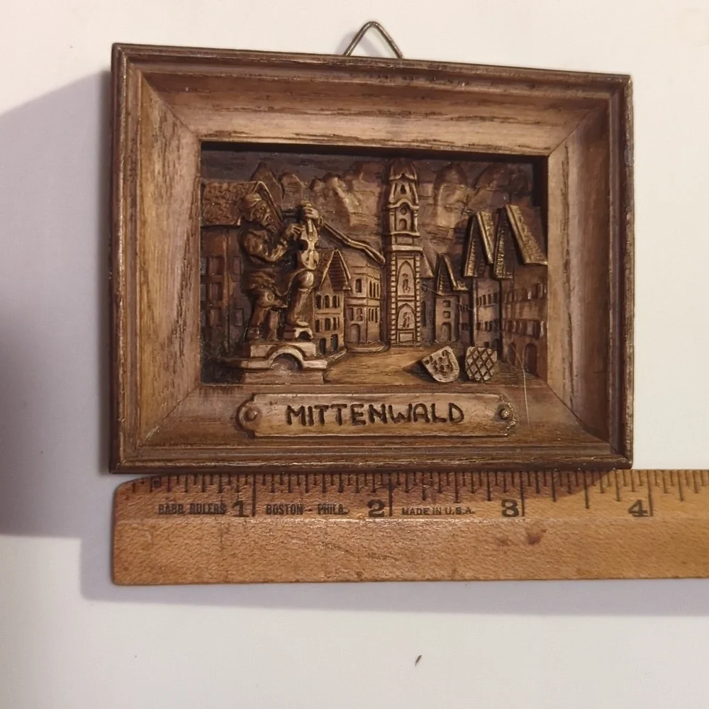 Resin Mittenwald Wall Art 4